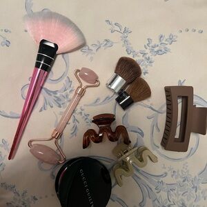 Gucci Pink and Brown Makeup Brush Set